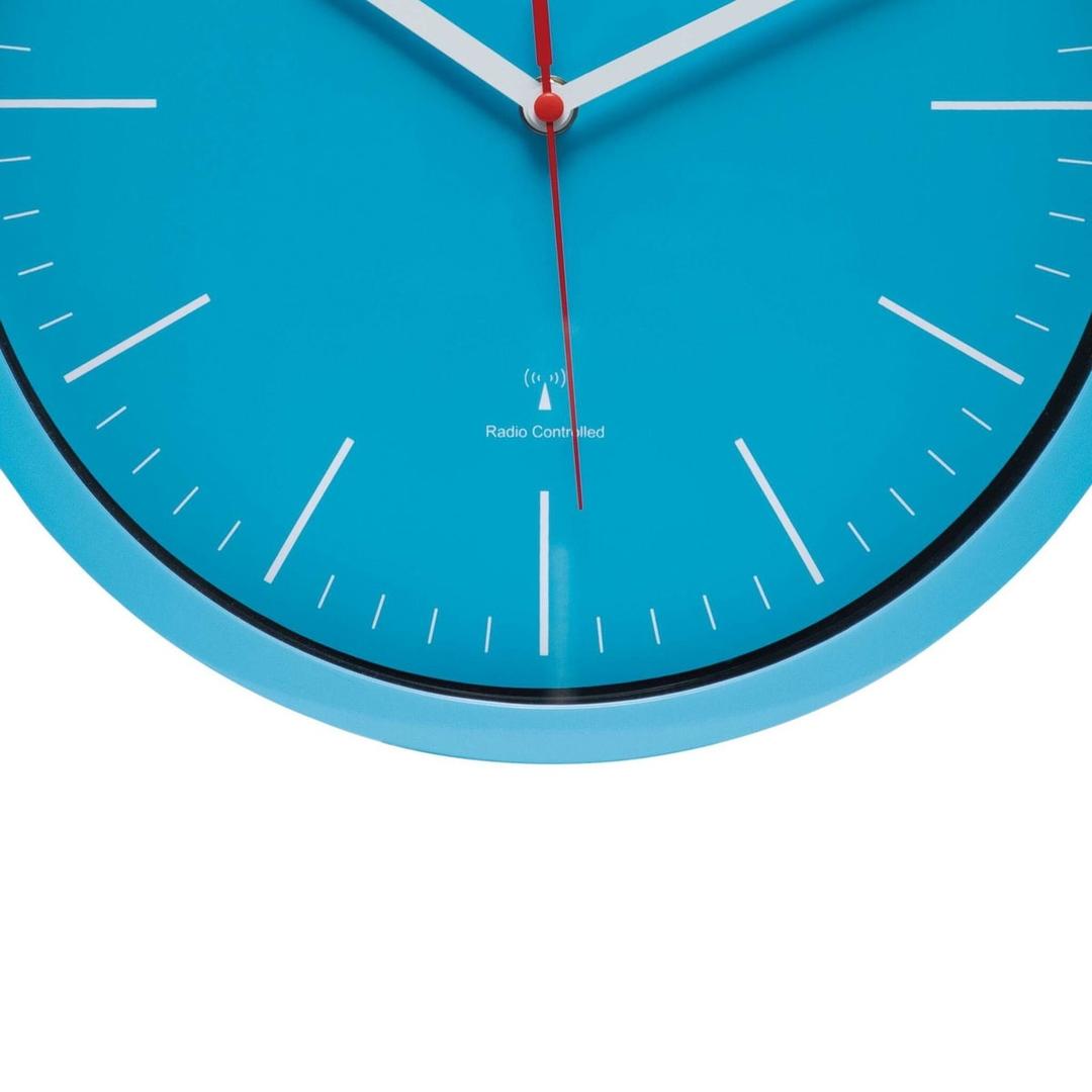 Horloge murale radio-pilotée, Ø 31 cm jump bleu clair MAUL - Horloge murale radio-pilotée MAUL jump bleu clair, détail du cadran