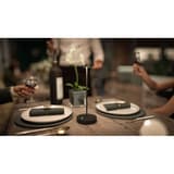 Lampe de table LED sans fil, tête conique ANGELINA SECURIT - Lampe de table Securit ANGELINA noire allumée sur une table de restaurant