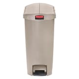 Poubelle à pédale latérale, 50 à 90 litres Streamline End Step RUBBERMAID - Poubelle à pédale latérale Rubbermaid Streamline End Step 50 litres, vue de face
