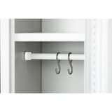 Vestiaire 1 porte en acier, 242 litres PL1130, serrure à clé PHOENIX - Vestiaire Phoenix PL1130 serrure à clé gris clair, en situation dans un vestiaire