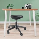 Tabouret à roulettes Ergo assise confortable noir LEITZ - Tabouret à roulettes LEITZ Ergo assise confortable noir, en situation