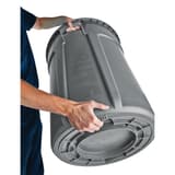 Collecteur de déchets rond ventilé, 37,9 à 208,2 litres BRUTE ventilé RUBBERMAID - Collecteur Rubbermaid BRUTE ventilé 75,7 litres gris, poignée profilée de la base