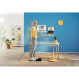 Tapis anti-fatigue compact avec poignée Ergo Cosy LEITZ - Tapis anti-fatigue Leitz Ergo Cosy devant un bureau assis-debout