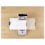 Perforation 4 trous avec le chariot coulissant du perforateur Novus B 2200.