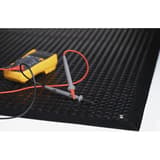 Antistatique ESD, 65 x 95 cm, noir Tapis anti-fatigue Yoga Ergo Stat MILTEX - Mesure de la résistance du tapis antistatique miltex Yoga Ergo Stat
