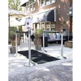 Lot de 2, sangle noire de 2 m, inox brossé Poteaux de guidage RETRACTABLE SECURIT - Poteaux Securit à sangle rétractable délimitant une entrée en terrasse