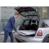 Magnétique, quatre pieds pliables, 2 bras latéraux Chevalet de conférence PRO Deluxe Standard FRANKEN - Chevalet FRANKEN PRO Deluxe Standard replié, rangé dans un coffre de voiture