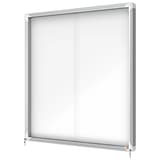Intérieure, portes coulissantes, fond magnétique, 12 x A4 Vitrine d'affichage Premium Plus NOBO - Vitrine d'affichage nobo Premium Plus à portes coulissantes 12 x A4, vue de trois quarts