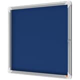 Intérieure, fond en feutre bleu, 6 x A4 Vitrine d'affichage Premium Plus NOBO - Vitrine d'affichage d'intérieur nobo Premium Plus en feutre bleu 6 x A4, vue de trois quarts