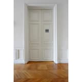 Carré, aspect aluminium brossé, 75 x 75 mm Panneau Privé adhésif 67177E EXACOMPTA - Panneau Privé EXACOMPTA 67177E collé sur une porte