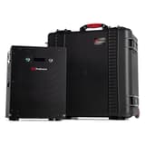 Valise étanche IP67 pour démagnétiseur Valise de transport ASM240 PRODEVICE - Valise de transport PRODEVICE pour démagnétiseur ASM240, fermée à côté du démagnétiseur