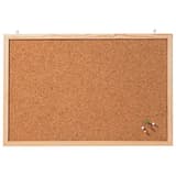 Cadre en pin, 1 000 x 600 mm Tableau en liège Memoboard FRANKEN - Tableau en liège FRANKEN Memoboard à cadre en pin, 1 000 x 600 mm, gros plan sur le liège avec des punaises