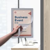 Cadre adhésif EUROPEL INFO FRAME argent, A4, sur une vitre