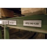 75 x 20 mm, sachet de 10 Porte-étiquette magnétique en C FRANKEN - Porte-étiquettes magnétiques en C FRANKEN sur un rayonnage métallique d'entrepôt