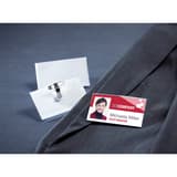Porte badge sigel porté sur une veste