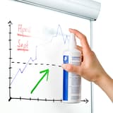 Nettoyage d'un tableau blanc au spray STAEDTLER Lumocolor