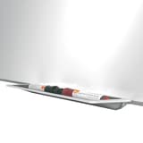 Auget design du tableau blanc nobo Impression Pro avec marqueurs