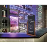 Ardoise de table HANDLE Securit Large, sur un comptoir de bar