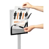 Changement d'affiche du cadre magnétique DURABLE INFO STAND BASIC