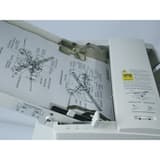 Plieuse de documents A3 TF MAXI HEFTER — Table d'alimentation de la plieuse Hefter TF MAXI chargée de feuilles A3
