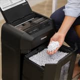 Destructeur coupe croisée P4 avec insertion papier automatique AutoMax 90M FELLOWES — Détruit une feuille A4 en plus de 1000 particules  - Destructeur de papier Fellowes