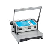 Reliure d'un rapport en peigne plastique avec le perforelieur GBC CB25 Pro