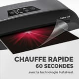 Pochette en sortie de la plastifieuse à pochettes Fellowes Calibre A4