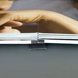 Relieur d'albums photo manuel 470 x 420 mm FotoMount F42 FASTBIND - Album FotoMount ouvert à plat, jonction des pages sans perte d'image