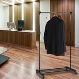 Vestiaire mobile, barre télescopique EXTEND UNILUX - Vestiaire mobile UNILUX EXTEND, en situation à l'accueil d'un bureau