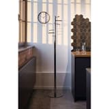 Portemanteau sur pied, 7 tringles caurus chrome MAUL - Portemanteau sur pied MAULcaurus chrome, en situation