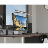 Lampe de bureau LED à pince, tête de 80 cm Flow HANSA - Lampe de bureau Hansa Flow, au-dessus d'un écran