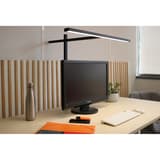 Lampe de bureau LED à pince, luminothérapie ELITE LUMINO UNILUX - Lampe de bureau LED à pince UNILUX ELITE LUMINO noir, en situation sur un bureau