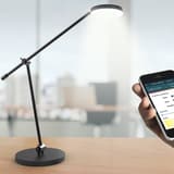 Lampe de bureau LED connectée, cycle circadien SUNLIGHT UNILUX - Lampe de bureau LED connectée UNILUX SUNLIGHT noir et chrome, pilotage depuis un smartphone