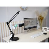 Lampe de bureau LED sur socle ou pince, IRC 95 SWINGOLED 2.0 UNILUX - Lampe de bureau LED sur socle ou pince UNILUX SWINGOLED 2.0 noir, en situation sur un bureau