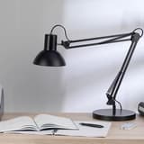 Lampe architecte sans ampoule, socle et pince SUCCESS 66 UNILUX - Lampe architecte UNILUX SUCCESS 66 noir, en situation sur un bureau