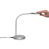Lampe de bureau LED compacte, 3000 K joy argent MAUL - Lampe de bureau LED MAULjoy argent, en situation