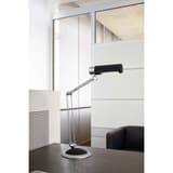 Lampe de bureau LED, pied et pince fournis office argent MAUL - Lampe de bureau LED MAULoffice argent, en situation