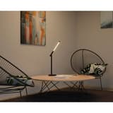 Lampe de bureau LED, tête inclinable Halo noir HANSA - Lampe de bureau Hansa Halo noir, sur une table basse
