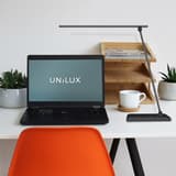 Lampe de bureau LED alimentée par USB POPY UNILUX - Lampe de bureau LED alimentée par USB UNILUX POPY noir, en situation sur un bureau