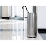 Porte-parapluies rond en inox, 28,5 litres rond ajouré inox DURABLE - Porte-parapluies rond en inox DURABLE rond ajouré inox, dans un hall