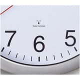 Horloge murale radio-pilotée, Ø 25 cm run radio argent MAUL - Horloge murale radio-pilotée MAUL run radio argent, détail du cadran