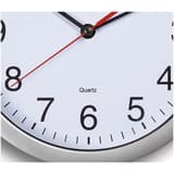 Horloge murale à quartz silencieuse, Ø 25 cm run quartz argent MAUL - Horloge murale à quartz silencieuse MAUL run quartz argent, détail du cadran