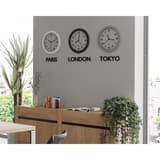 Horloge murale silencieuse, Ø 30 cm HORNEW blanc ALBA - Horloge murale silencieuse ALBA HORNEW blanc, en situation dans un accueil