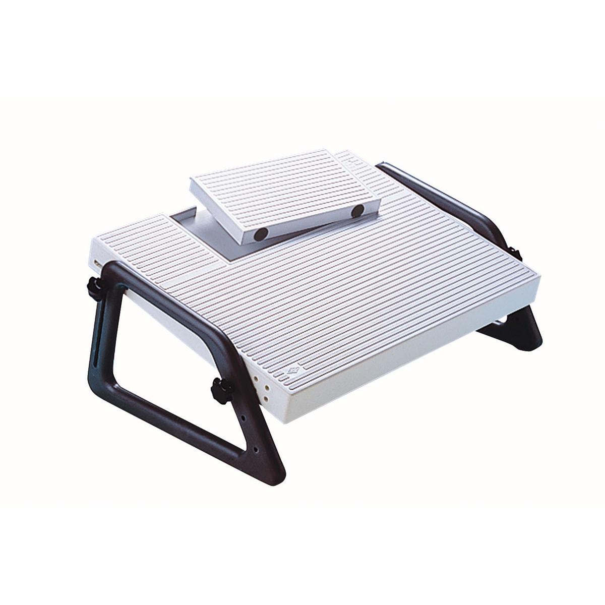 Repose-pieds réglable en continu, réserve pour pédale Relax WEDO - Repose-pieds WEDO Relax, vue avec un interrupteur au pied posé dans la réserve, fond blanc