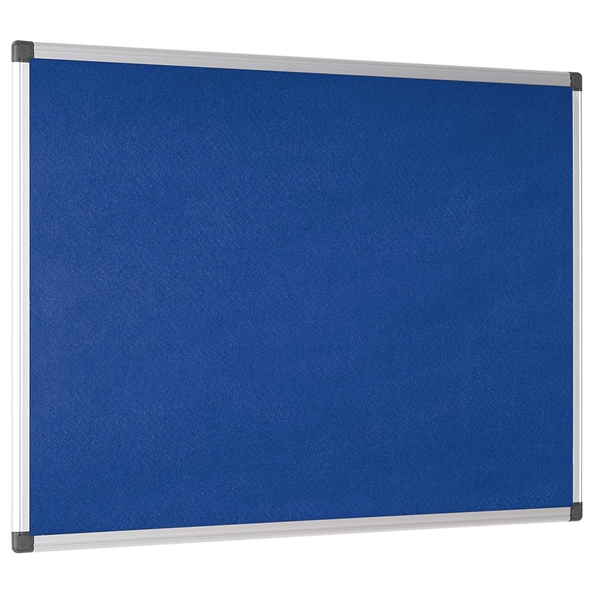 Tableau feutrine Bi-Office Maya bleu à cadre aluminium, 900 x 600 mm, de trois quarts