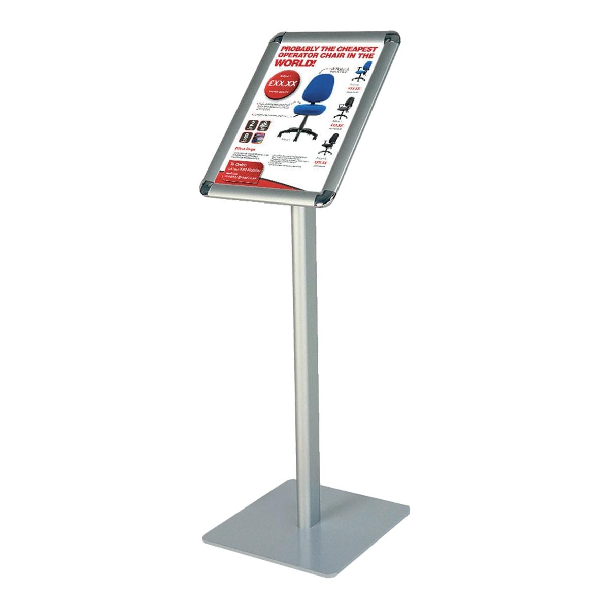 Porte affiche sur pied FRANKEN Standard en portrait, cadre clic-clac aluminium